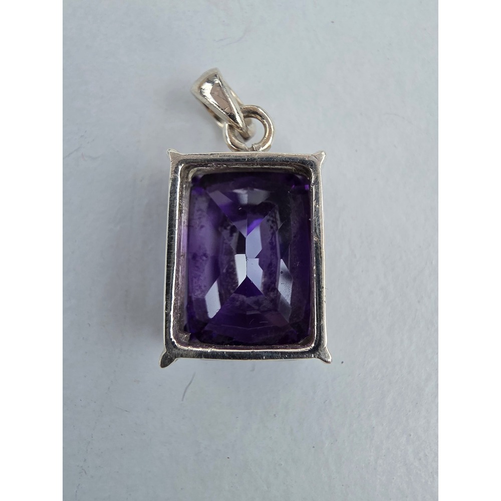 925 Sterling Silver Emerald Cut Purple Amethyst Glass Pendant 0.4oz - Picture 4 of 7